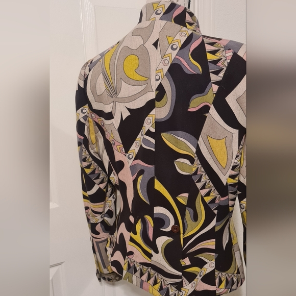 Carlisle Wool Blazer in Good Condition. - Picture 5 of 10